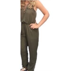 Love Tree Olive Green Lace up bodice Jumpsuit size Medium d